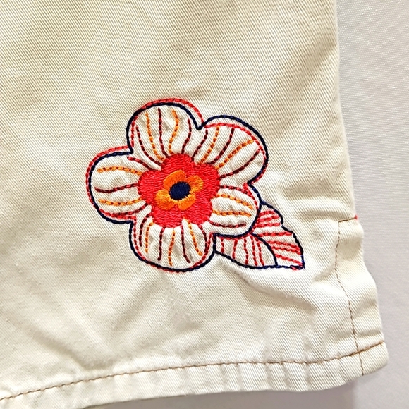 Oshkosh, The Genuine Article, Kids Capri's, Sz 6 100% Cotton,Embroidered Flower - Picture 3 of 15
